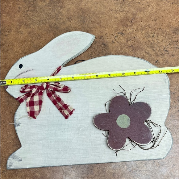Decorative wood flower and wood rabbit. - Picture 2 of 11